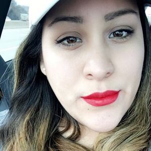 Meet your Posher, Corina